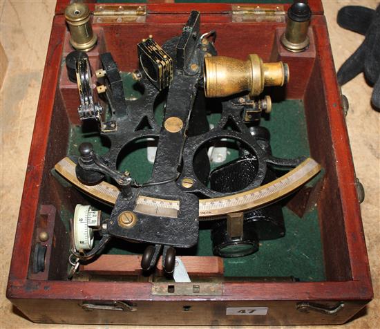 A mahogany cased sextant